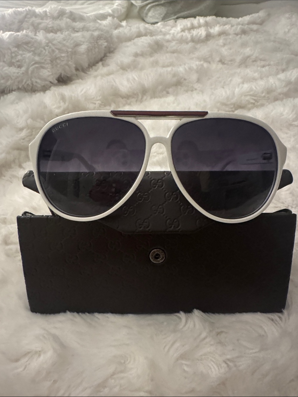 Gucci White Aviator Sunglasses with Dark Lenses
